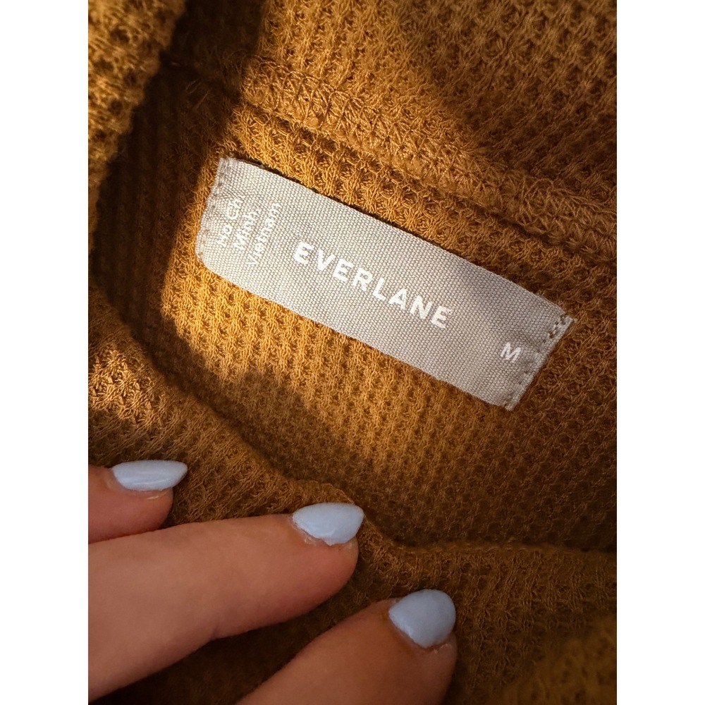 Everlane Organic Cotton Waffle Knit Turtleneck Mustard Yellow Lettuce Hem M - Picture 4 of 5